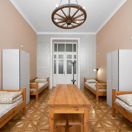 Cossacks Hostel Lviv Exteriör bild
