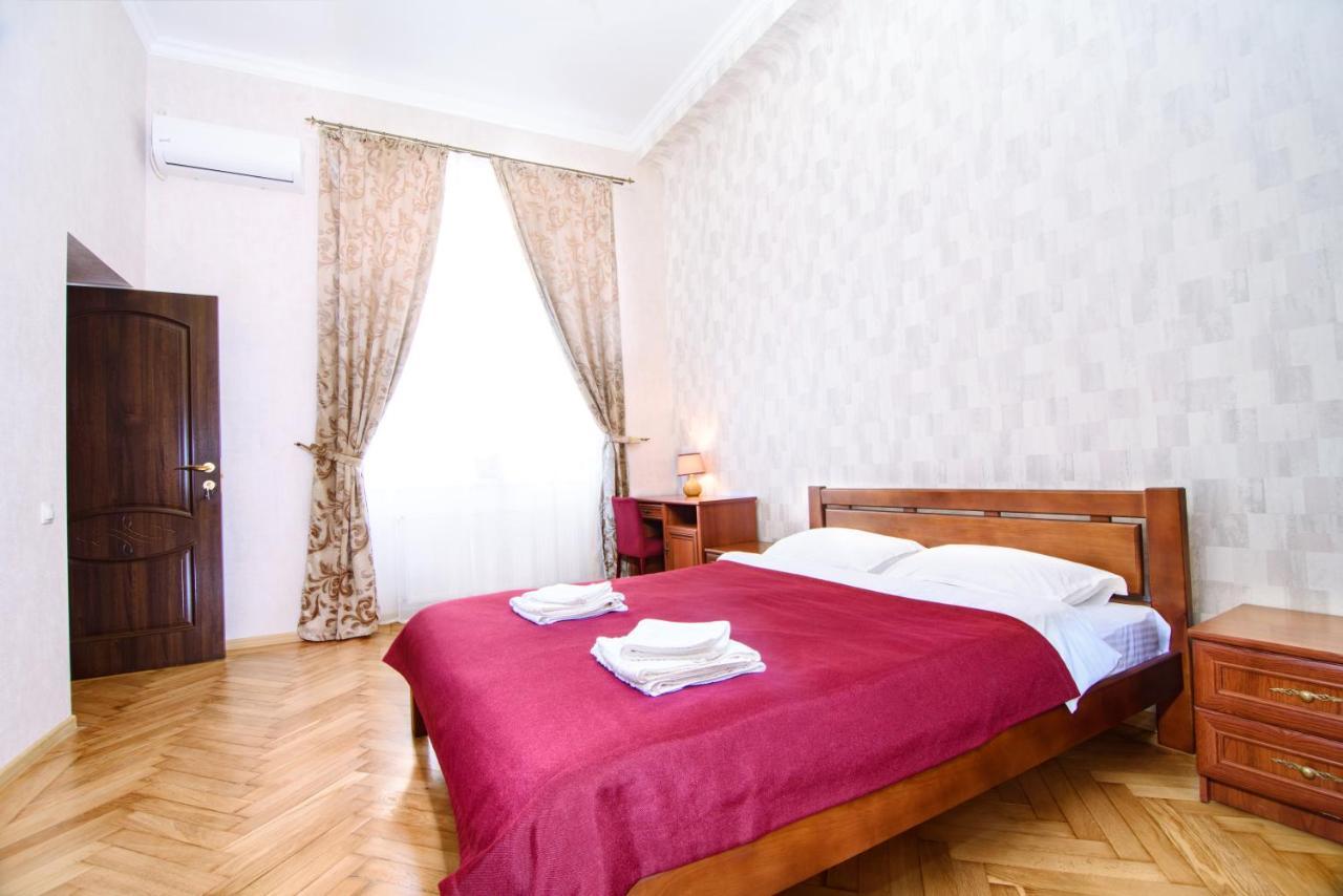 Cossacks Hostel Lviv Exteriör bild
