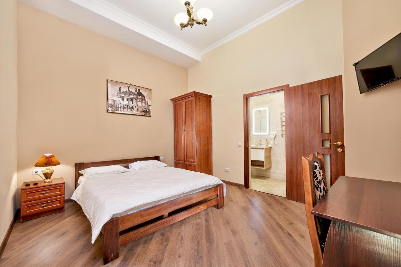 Cossacks Hostel Lviv Exteriör bild