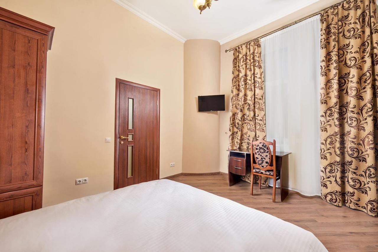 Cossacks Hostel Lviv Exteriör bild