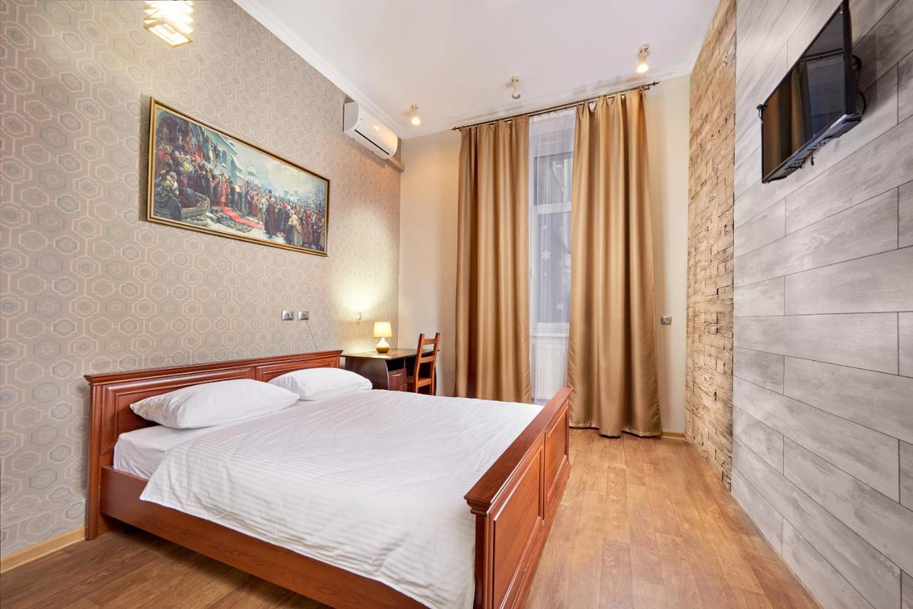 Cossacks Hostel Lviv Exteriör bild